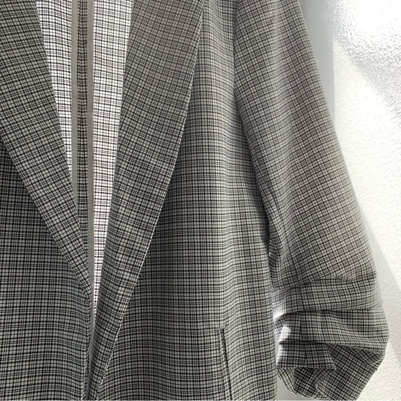 Rachel Zoe Ruched Sleeve Blazer in Plaid - Picture 7 of 13